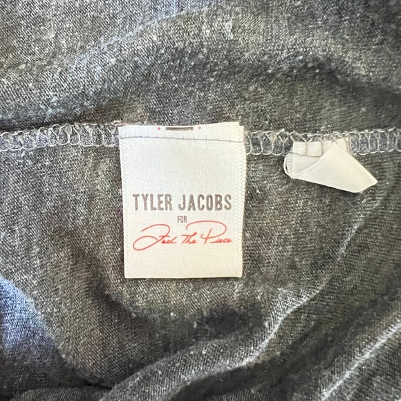 Tyler Jacobs Mens M L Gray "Hang Out Fall In Love" Graphic T Shirt Tee - Picture 7 of 8